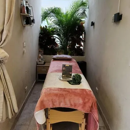 Dominique Luxury 1410 Jacuzzi Privado