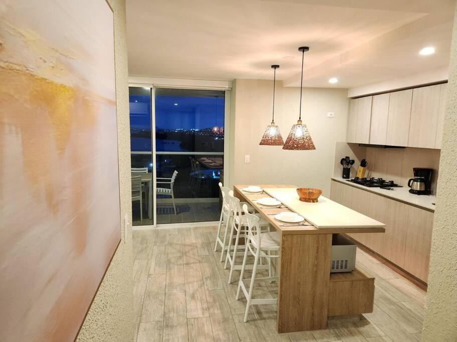 Dominique Luxury 1410 Jacuzzi Privado